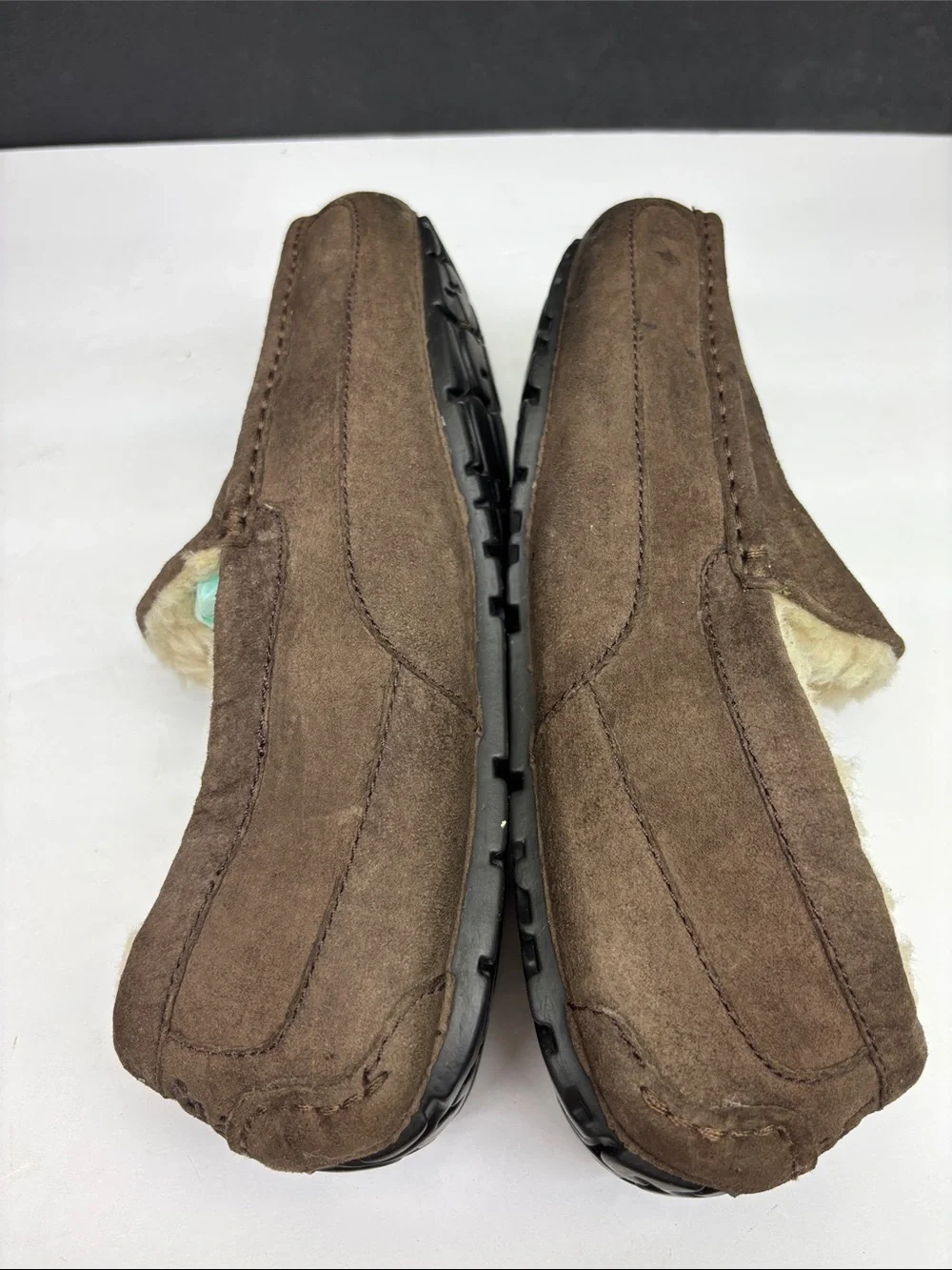 UGG slip on slippers for men’s, sz 8, box 63